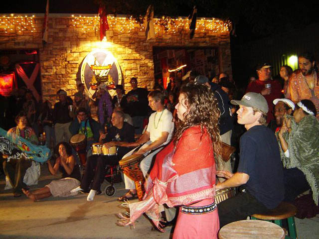 [IMAGE: Shannon Ratigan photo]